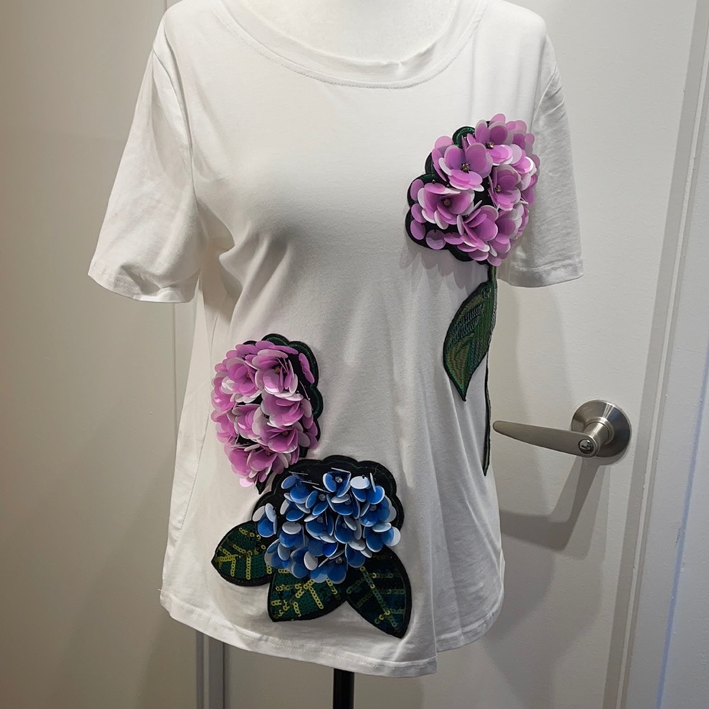 NEW ⭐️ NWOT- 3 Dimensional Designer T-shirt.   $60 Medium - Picture 2 of 13